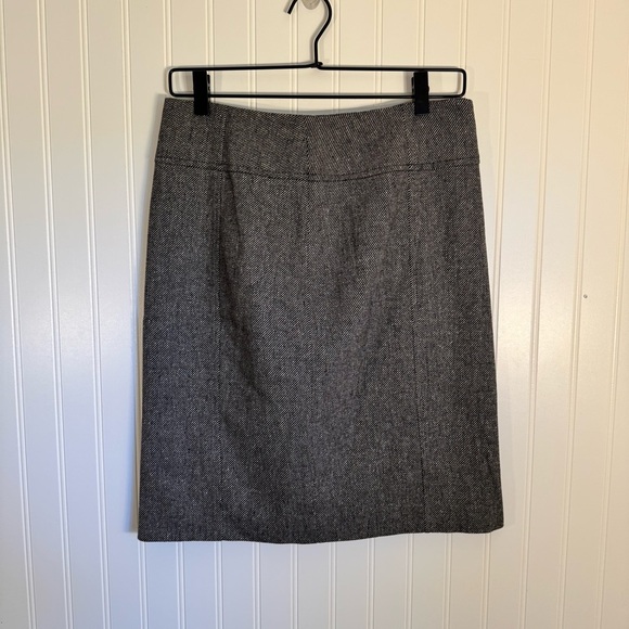 Banana Republic Wool Blend Gray Tweed Pencil Stretch Skirt Size 8 - Picture 1 of 10